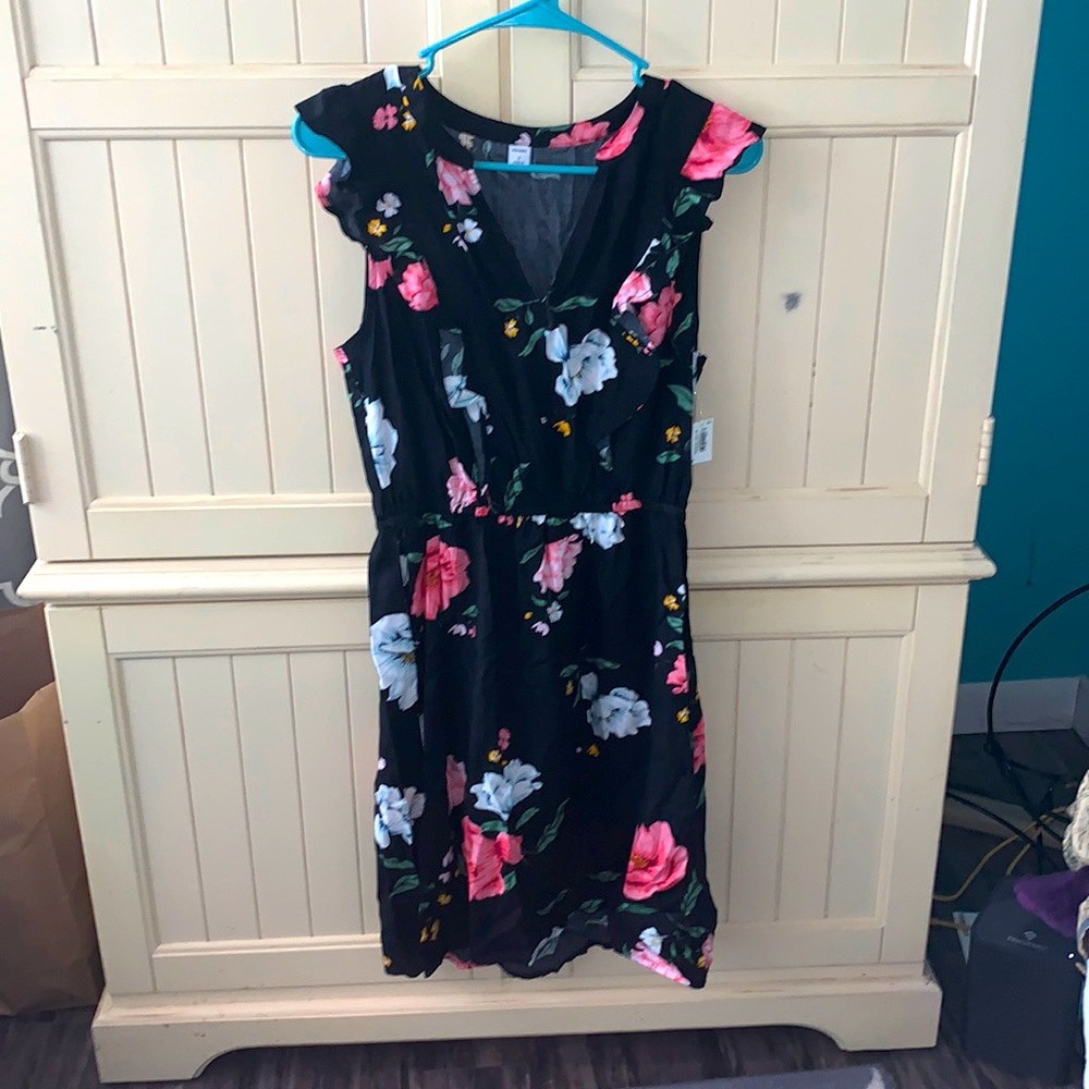 Old Navy Floral Ruffle-Detail Dress - Picture 4 of 7
